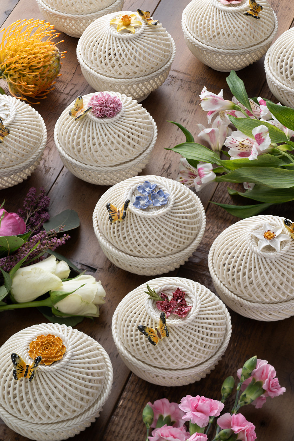 Belleek December Narcissis Basket