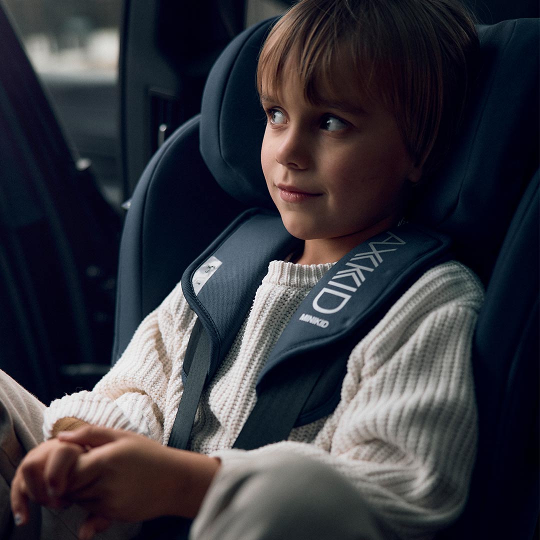 Axkid Minikid 4 Pro Car Seat - Coastal Storm Black