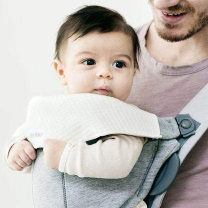 BabyBjörn Mini/Move Baby Carrier Bib