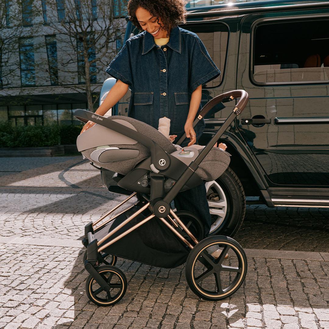 CYBEX Cloud T i-Size Plus Car Seat - Leaf Green